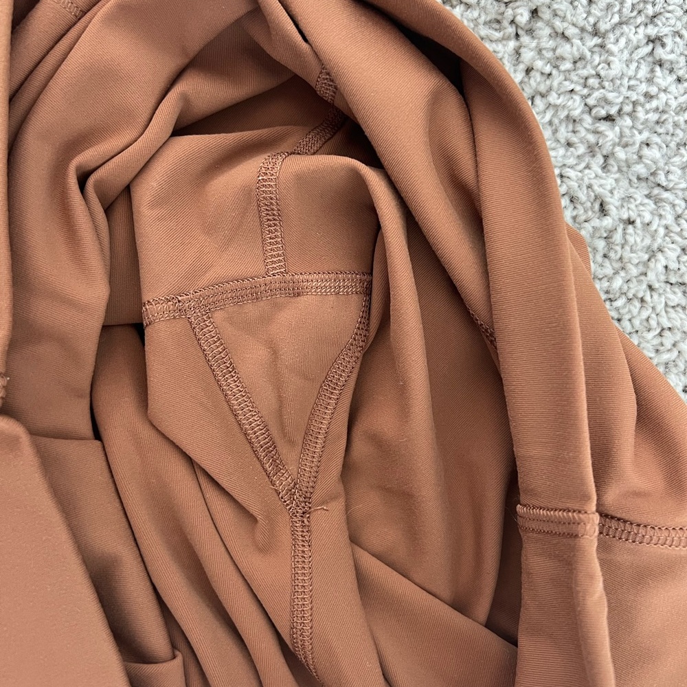Everlane Perform Ankle Leggings in Mocha - Picture 6 of 7